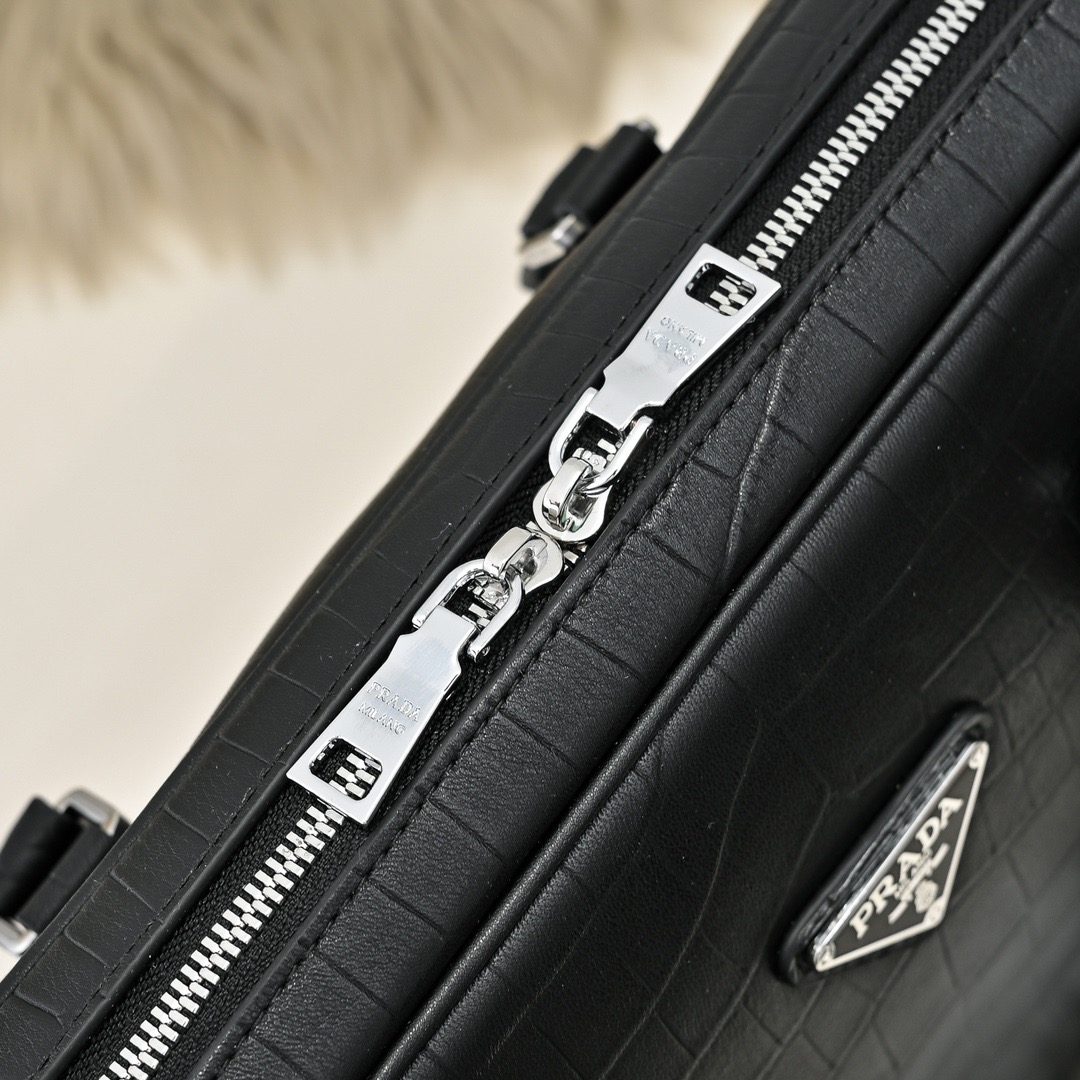 Prada 프라다 남성 크로커다일 엠보 비즈니스 토트백 6