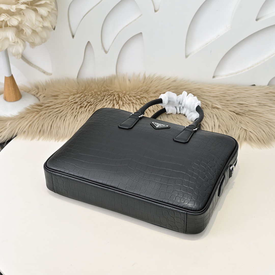 Prada 프라다 남성 크로커다일 엠보 비즈니스 토트백 7