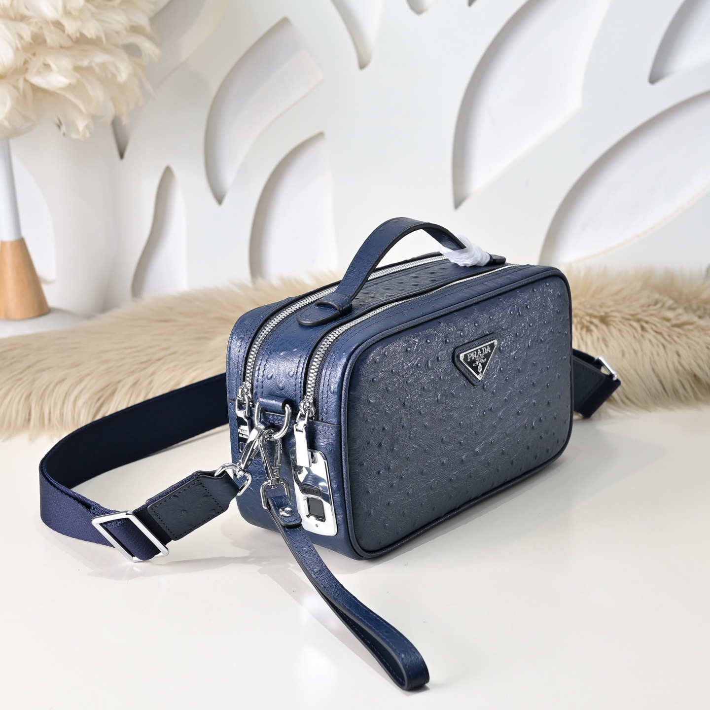 Prada 프라다 오스트리치 패턴 남성 크로스바디 토트백 2