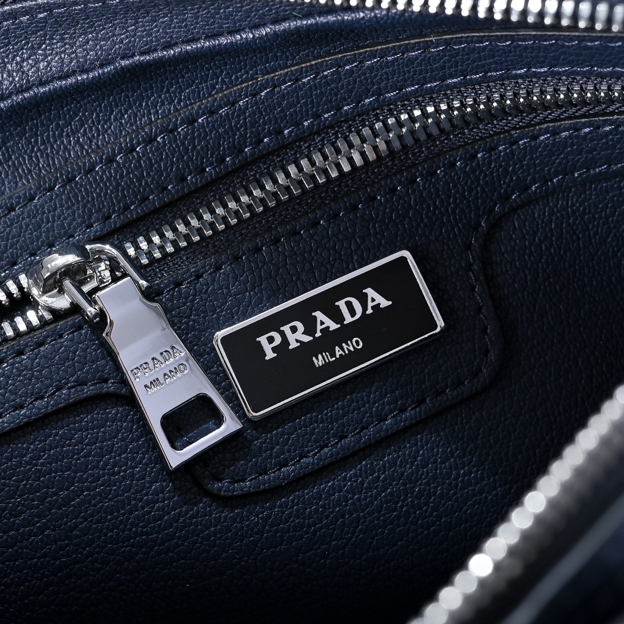 Prada 프라다 오스트리치 패턴 남성 크로스바디 토트백 8