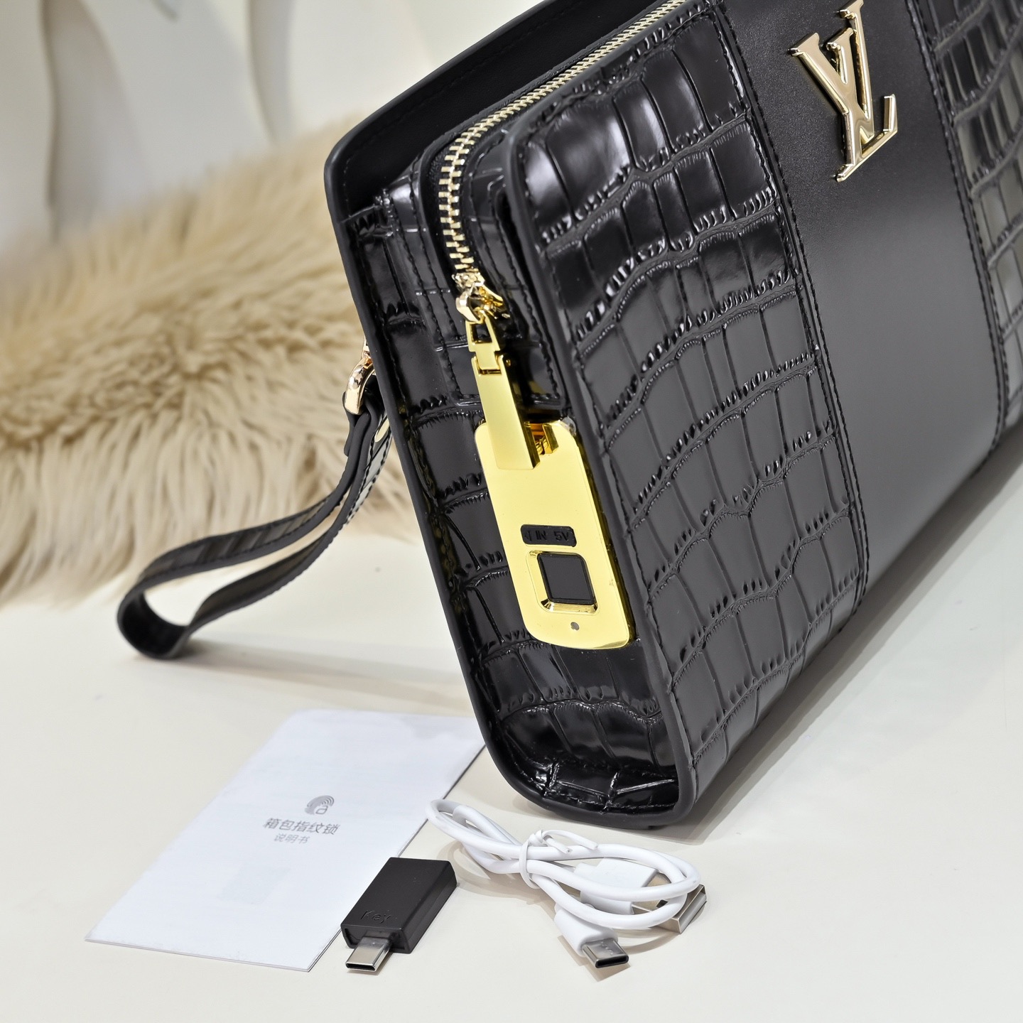 Louis Vuitton 루이비통 남성 모노그램 LV 로고 소가죽 클러치백 7