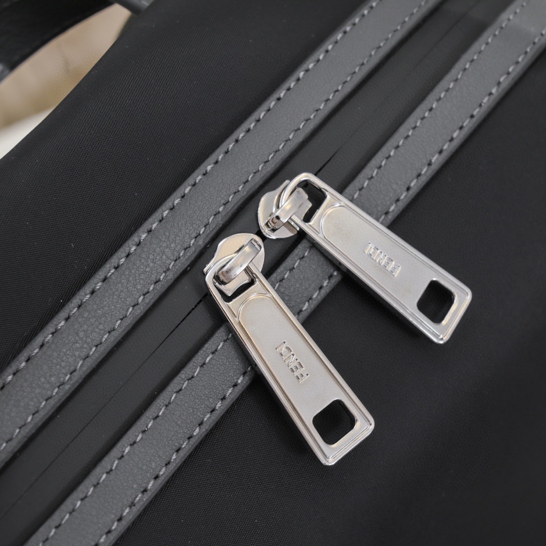 Fendi 펜디 몬스터 아이즈 남성 백팩 4