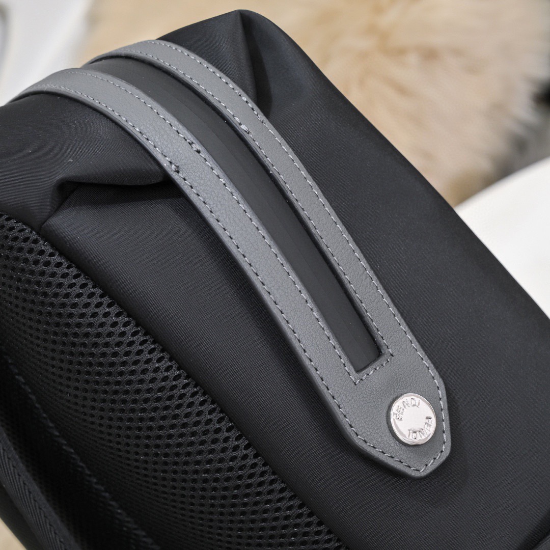 Fendi 펜디 몬스터 아이즈 남성 백팩 7