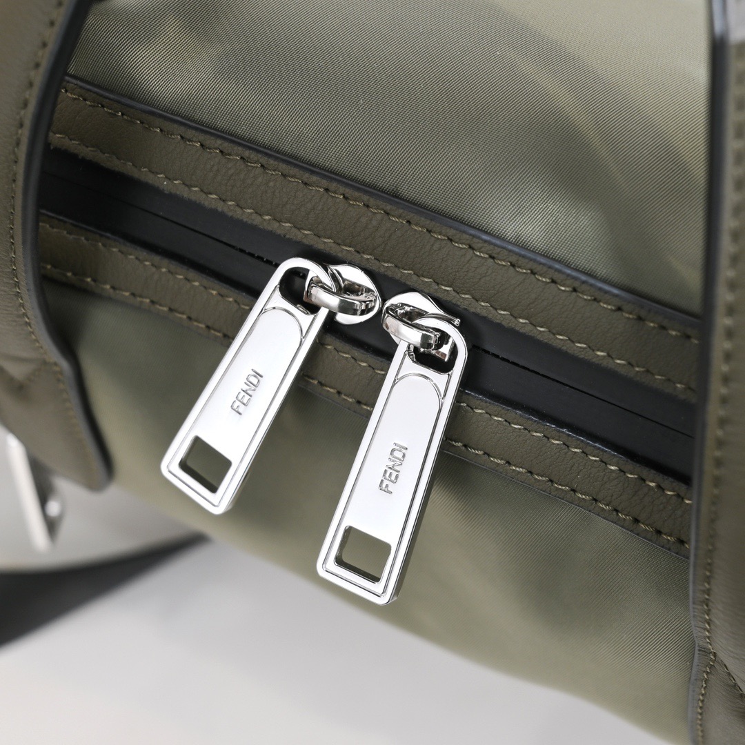 Fendi 펜디 몬스터 아이 나일론 레더 트래블 토트백 6