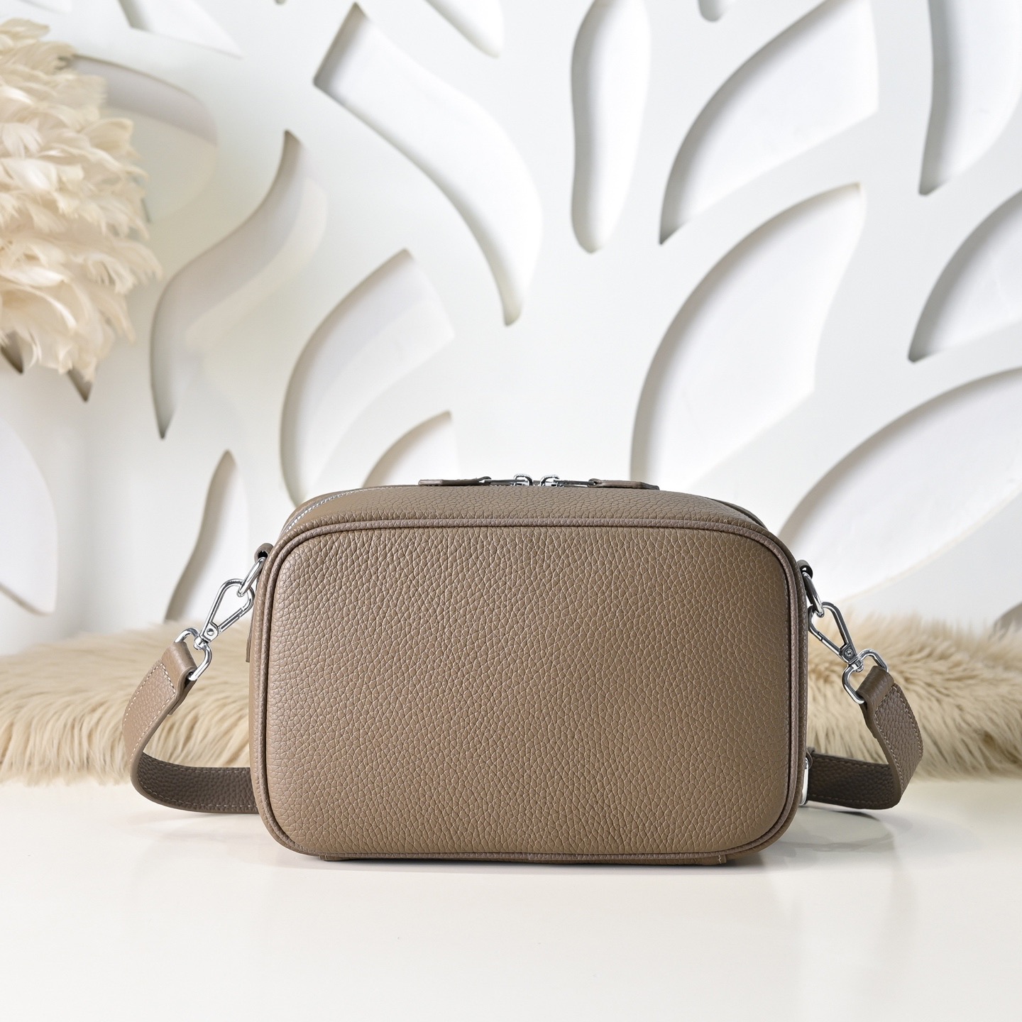 Hermes 에르메스 남성 소가죽 크로스바디 숄더백 3