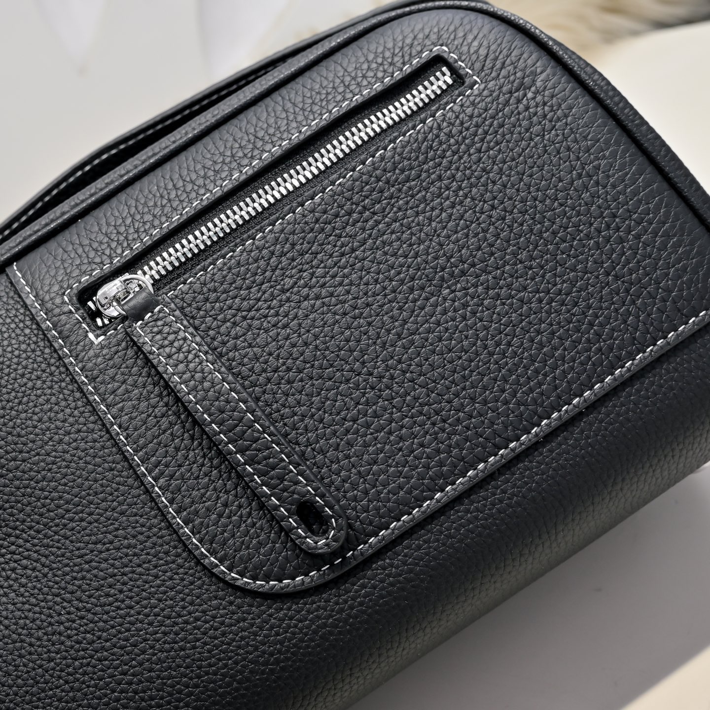 Hermes 에르메스 남성 소가죽 크로스바디 숄더백 4