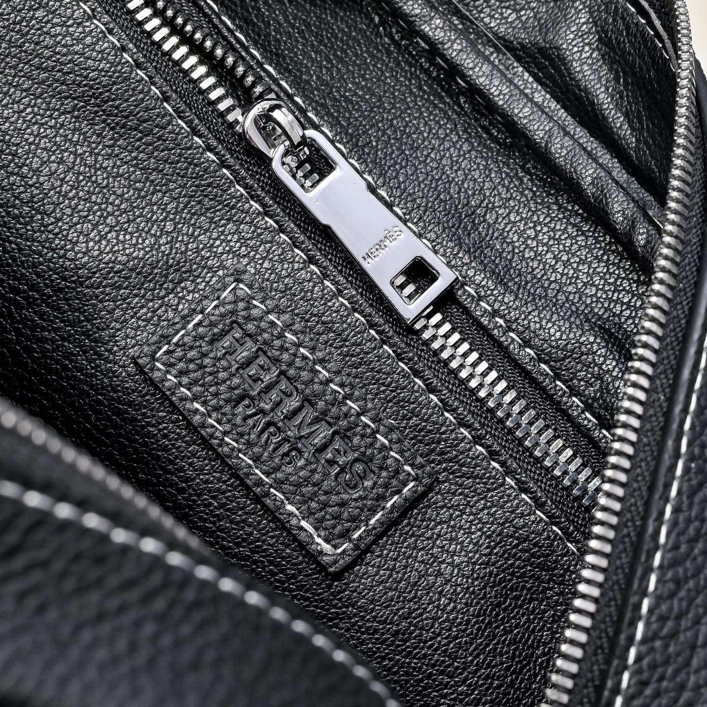 Hermes 에르메스 남성 소가죽 크로스바디 숄더백 8