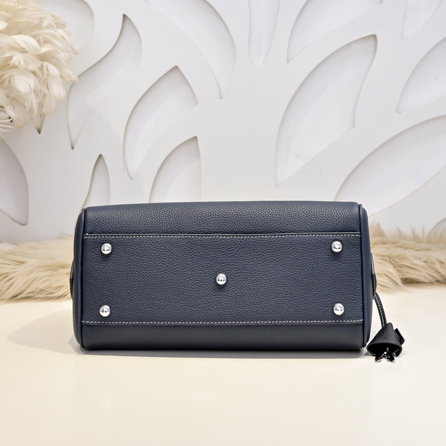 Hermes 에르메스 남성 소가죽 크로스바디 숄더백 네이비 7