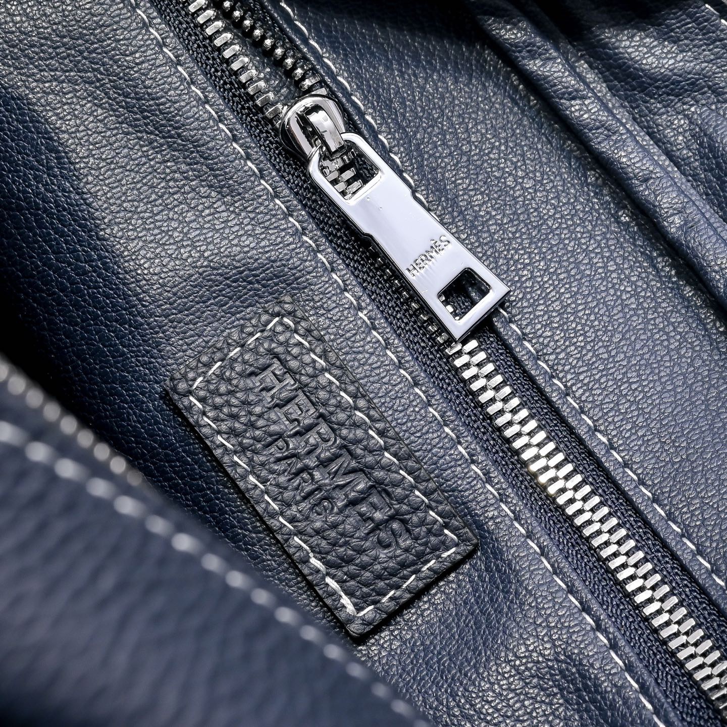 Hermes 에르메스 남성 소가죽 크로스바디 숄더백 네이비 8