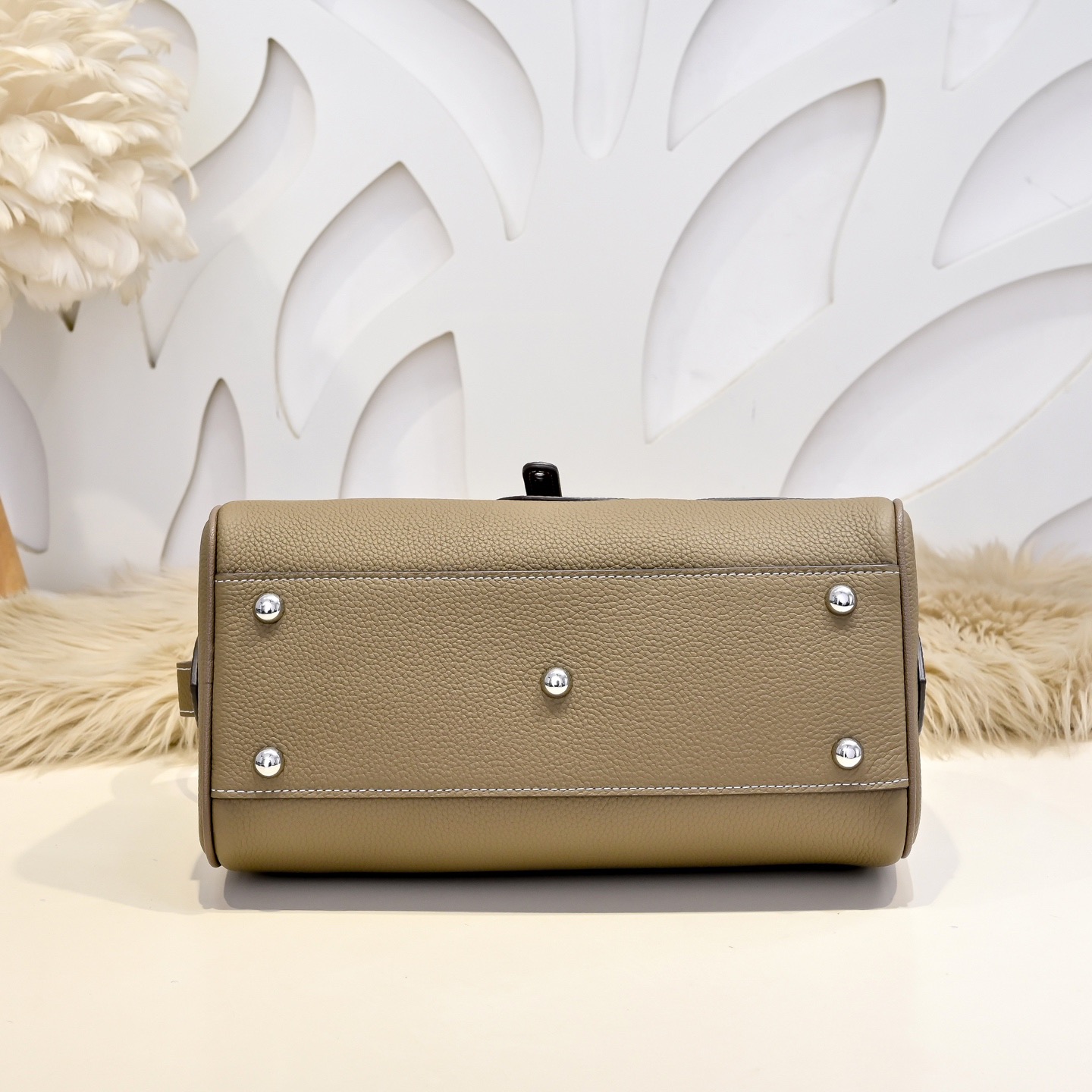 Hermes 에르메스 남성 소가죽 크로스바디 숄더백 7