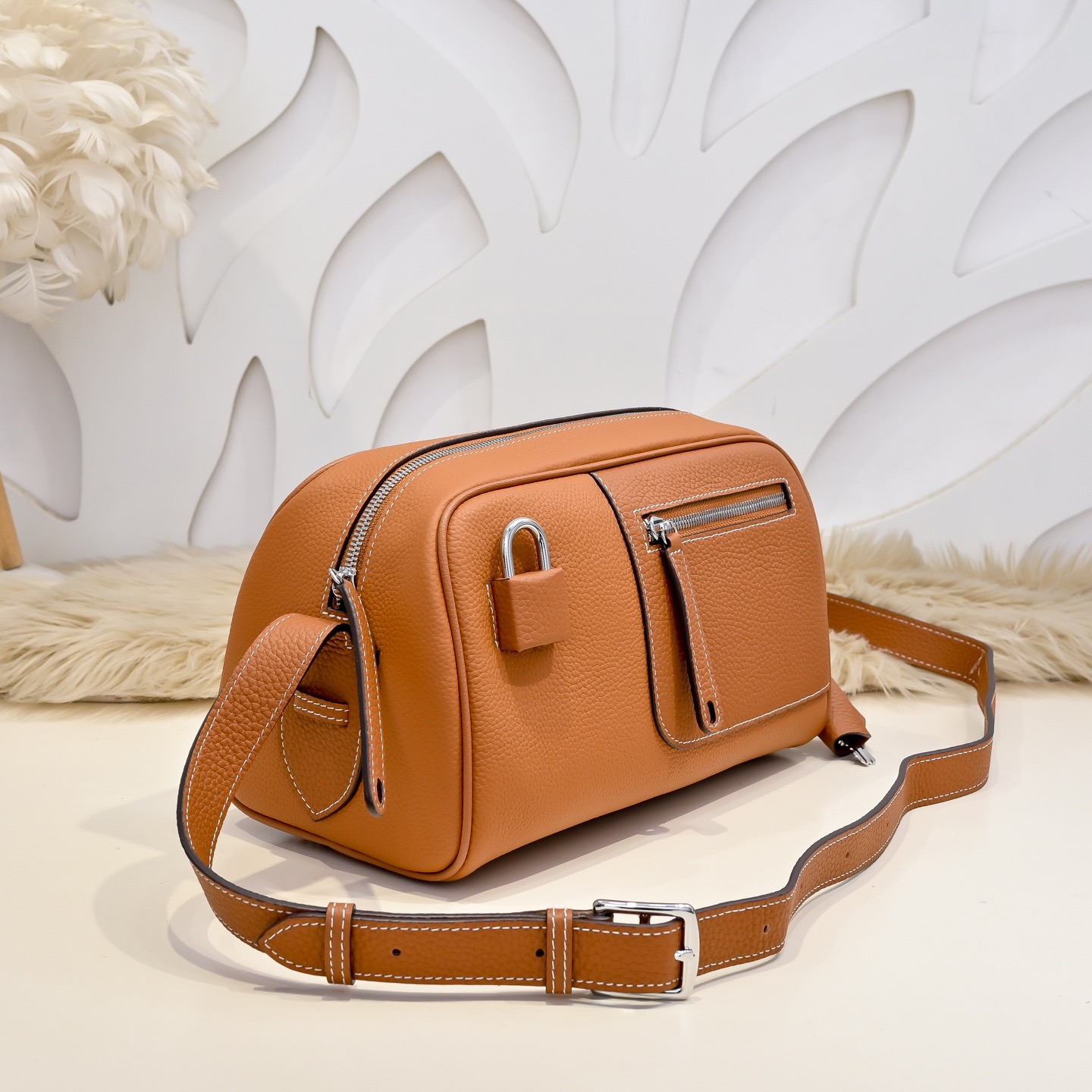 Hermes 에르메스 남성 소가죽 크로스바디 숄더백 2