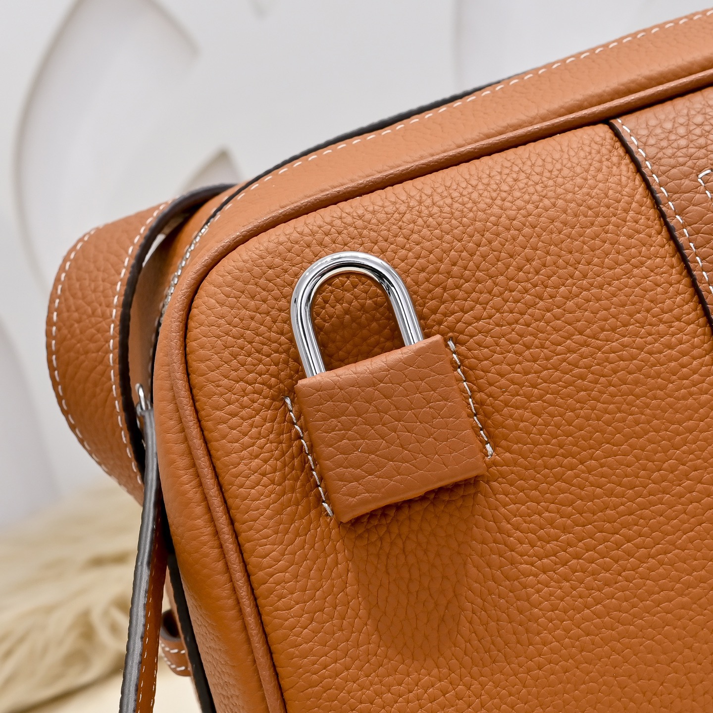 Hermes 에르메스 남성 소가죽 크로스바디 숄더백 5