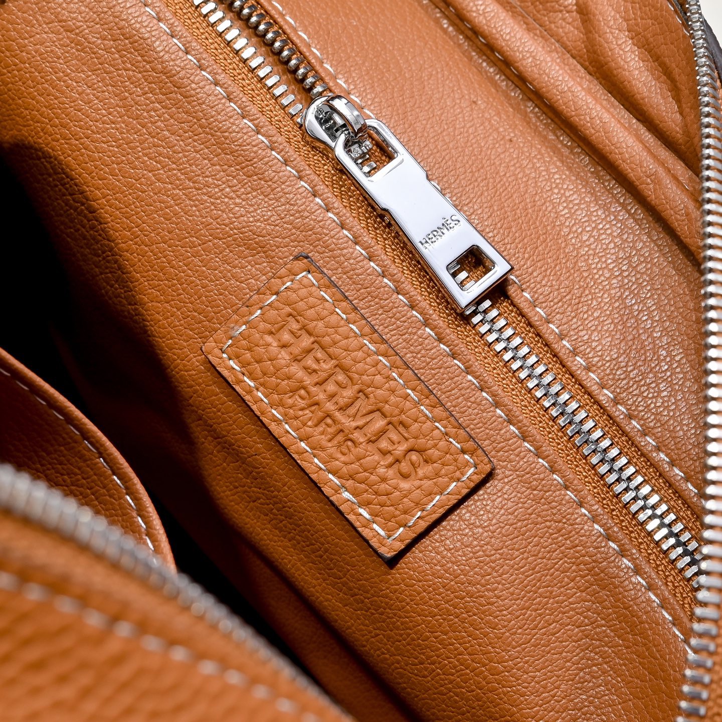 Hermes 에르메스 남성 소가죽 크로스바디 숄더백 8