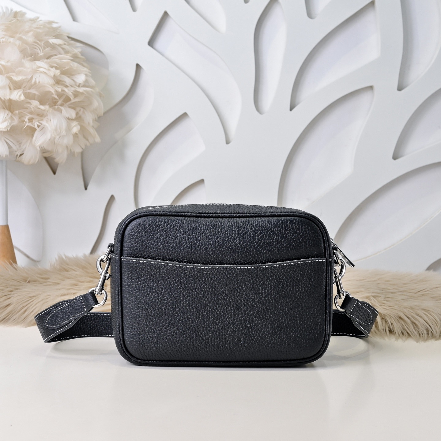 Hermes 에르메스 남성 소가죽 크로스바디 백 3