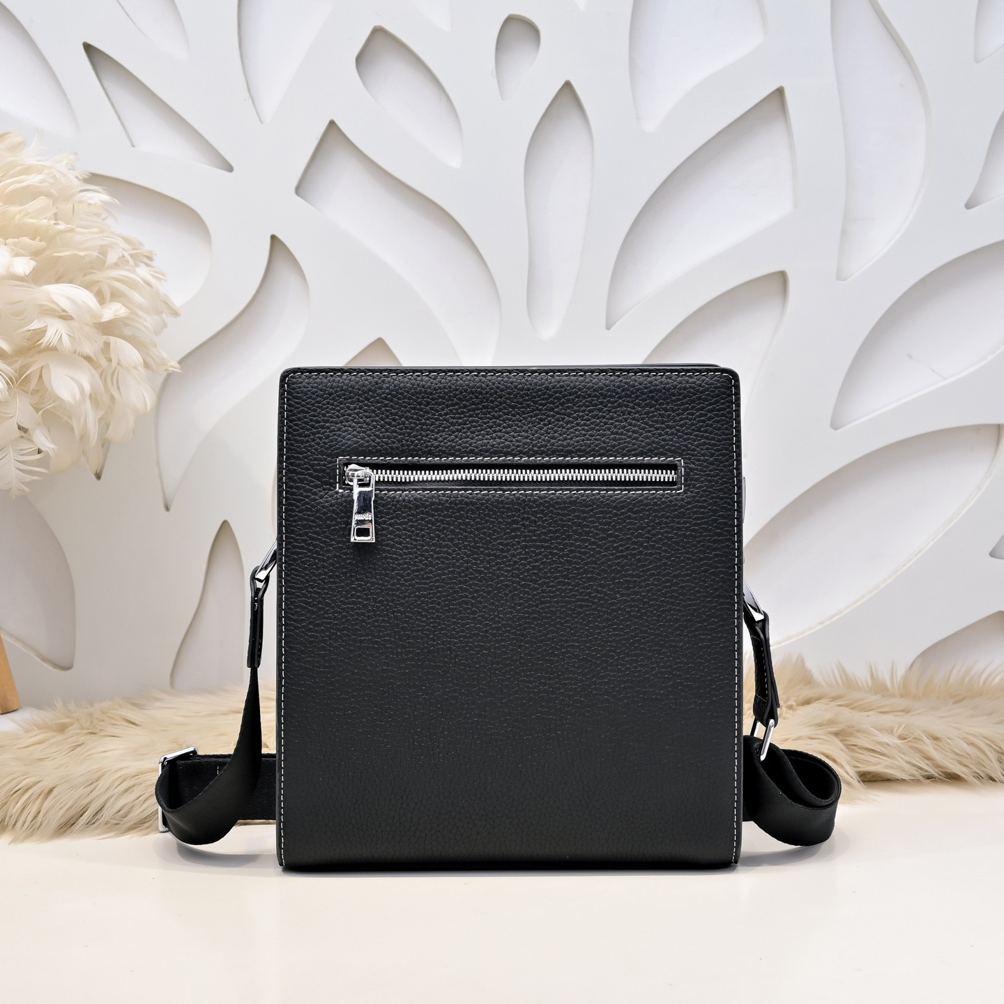 Hermes 에르메스 남성 소가죽 크로스바디 숄더백 3