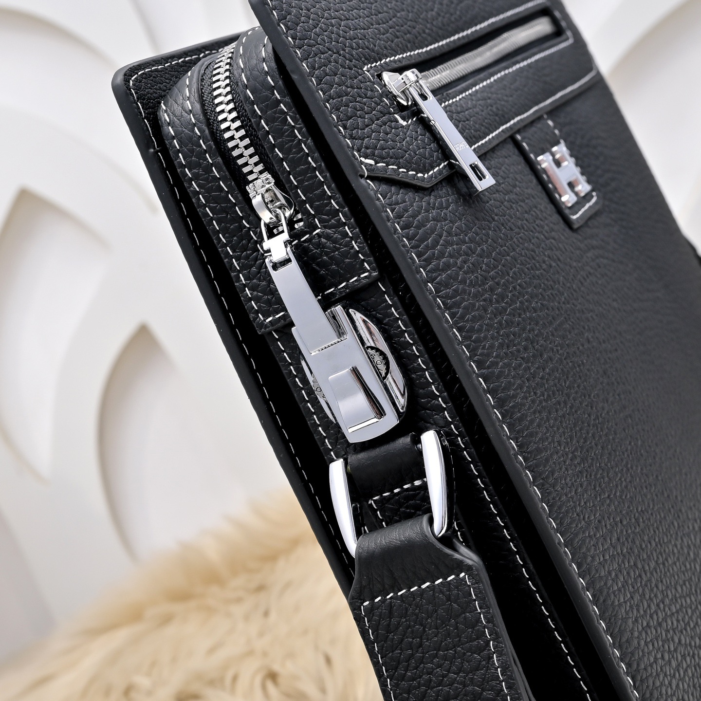 Hermes 에르메스 남성 소가죽 크로스바디 숄더백 5