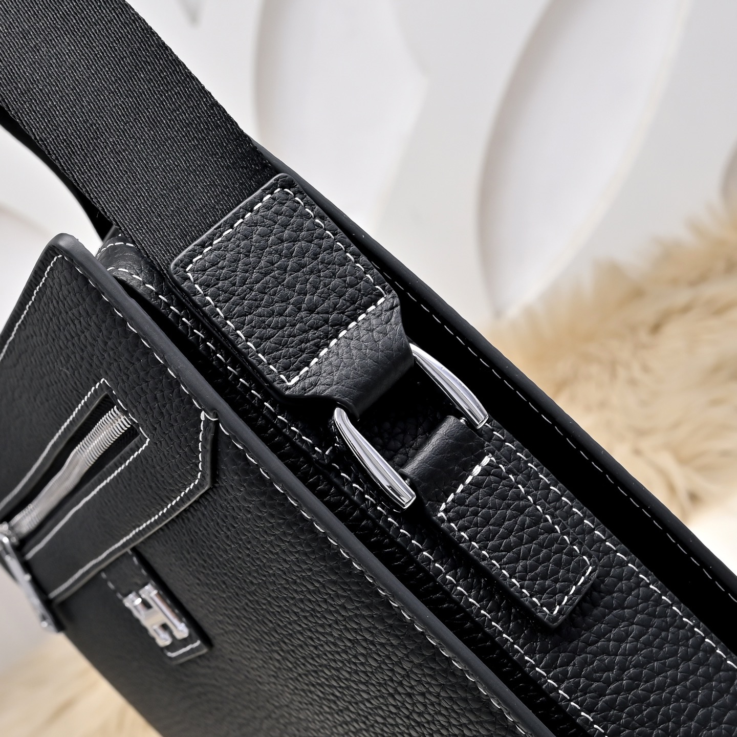 Hermes 에르메스 남성 소가죽 크로스바디 숄더백 6