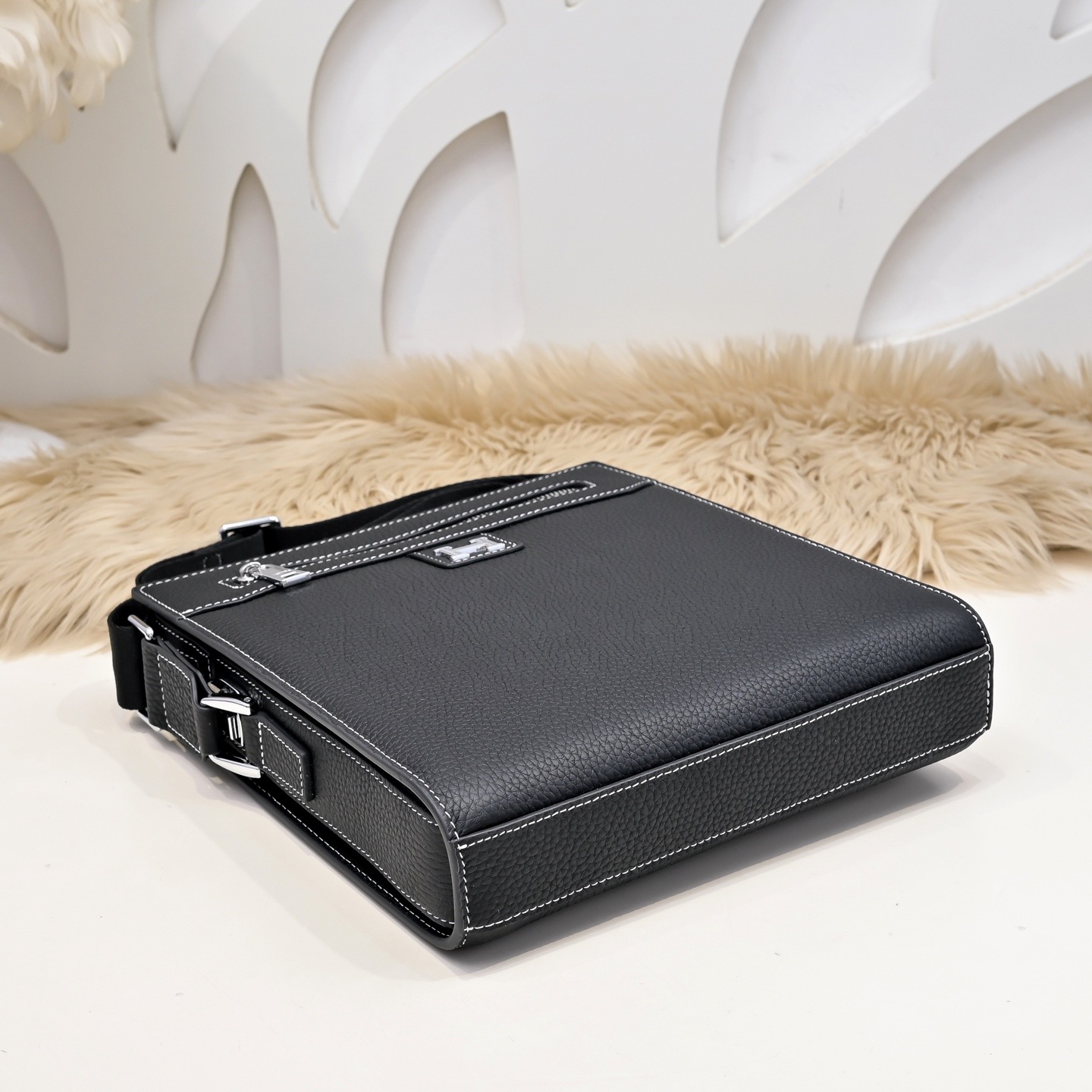 Hermes 에르메스 남성 소가죽 크로스바디 숄더백 7