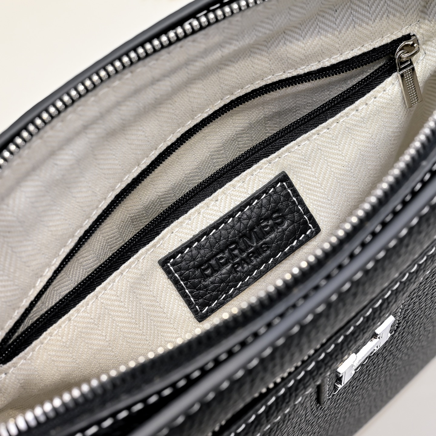 Hermes 에르메스 남성 소가죽 크로스바디 숄더백 8