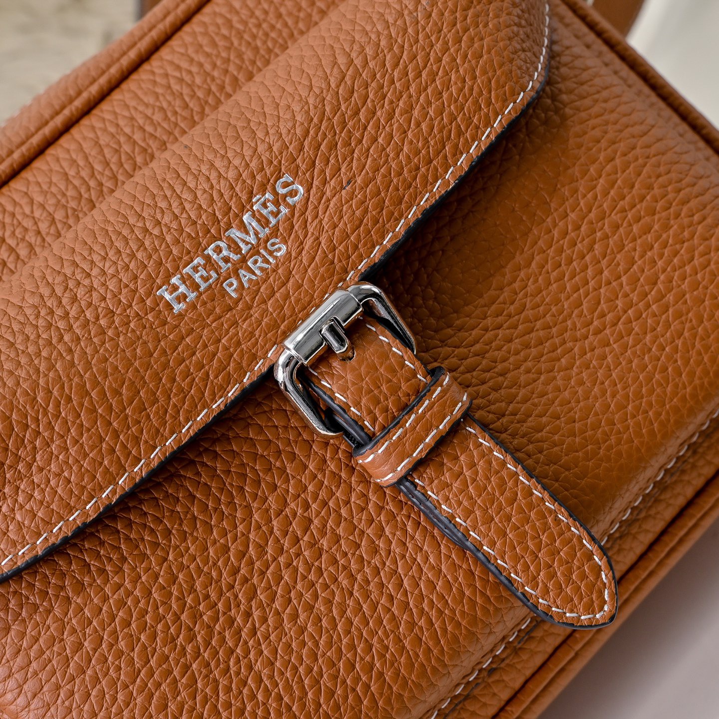 Hermes 에르메스 남성 토고가죽 크로스바디 백 4