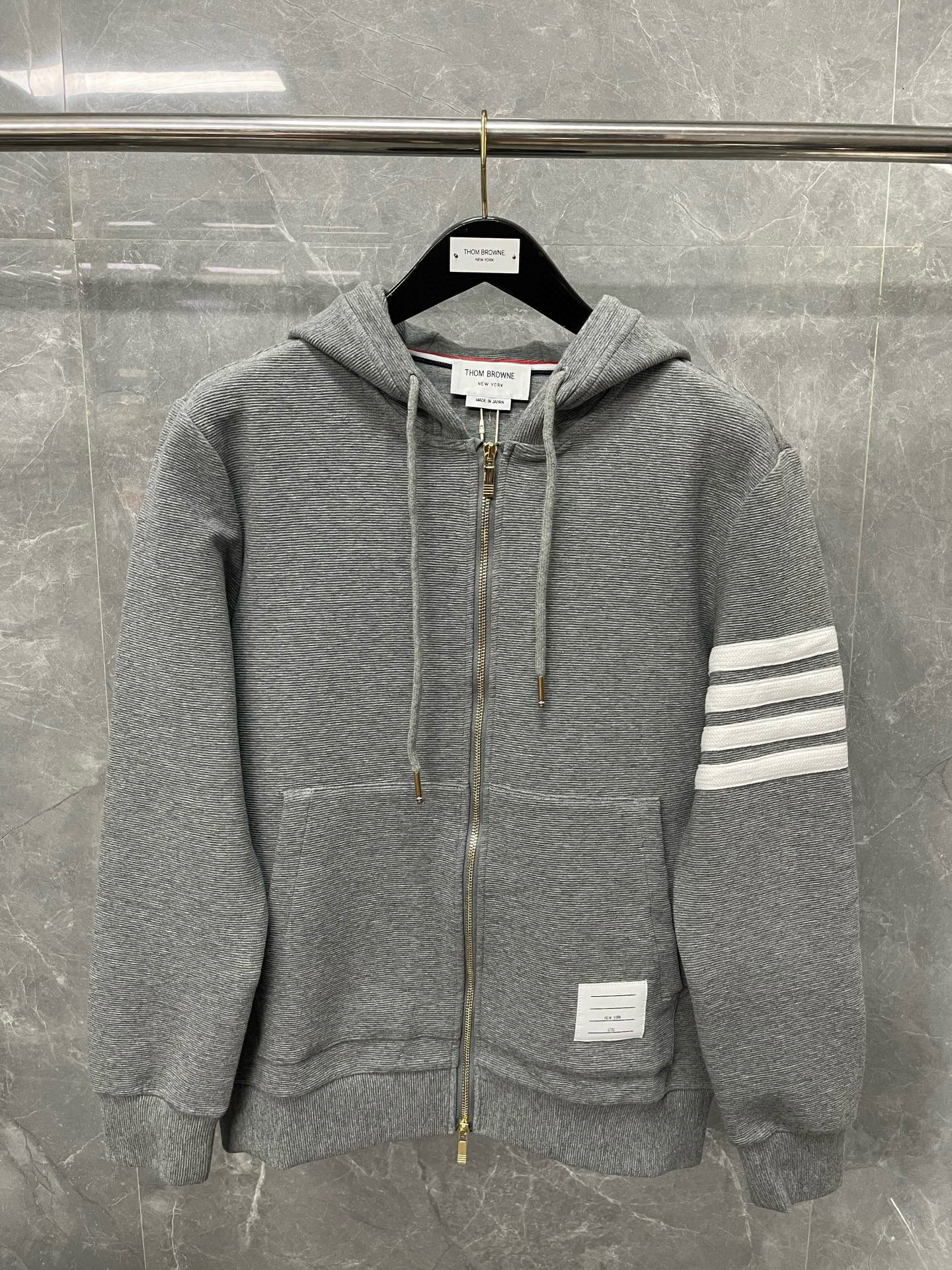 Thom Browne 톰브라운 사선 완장 강아지 자수 집업 후드티 4