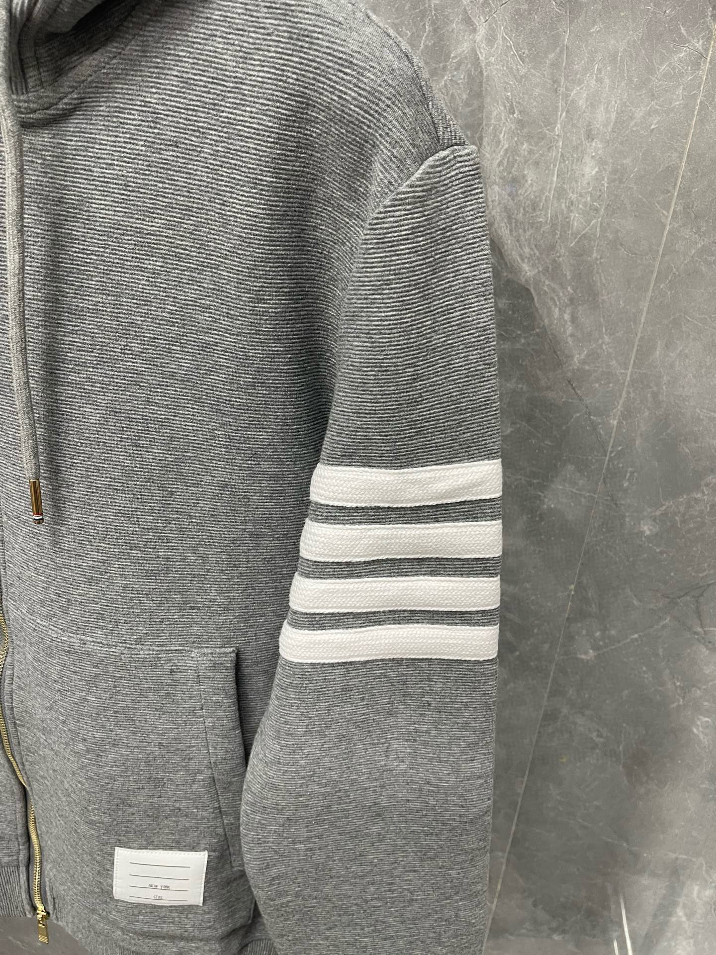 Thom Browne 톰브라운 사선 완장 강아지 자수 집업 후드티 5