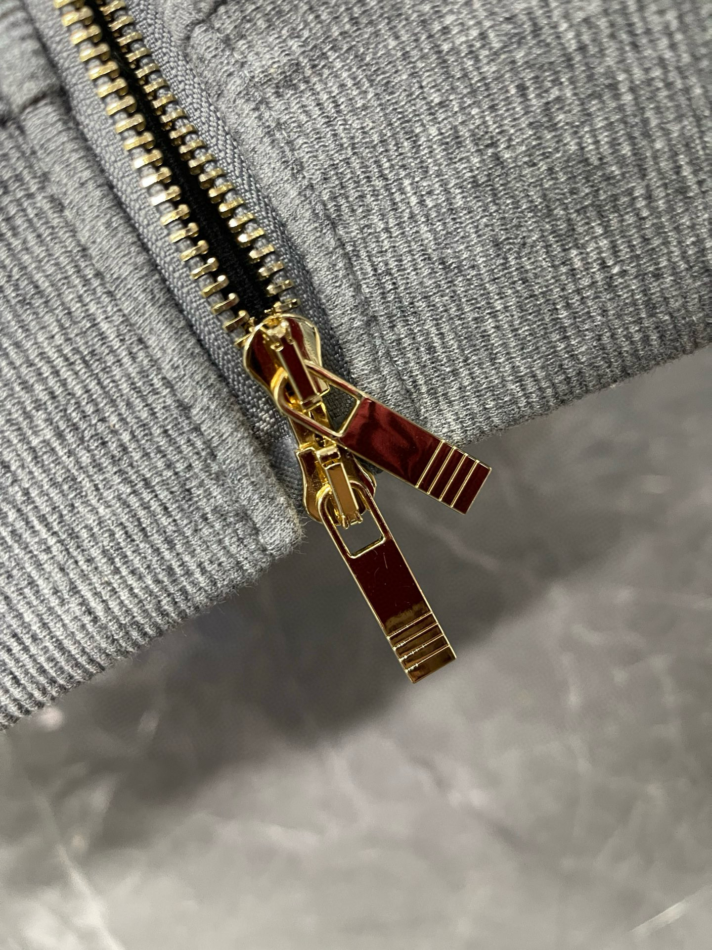 Thom Browne 톰브라운 사선 완장 강아지 자수 집업 후드티 8