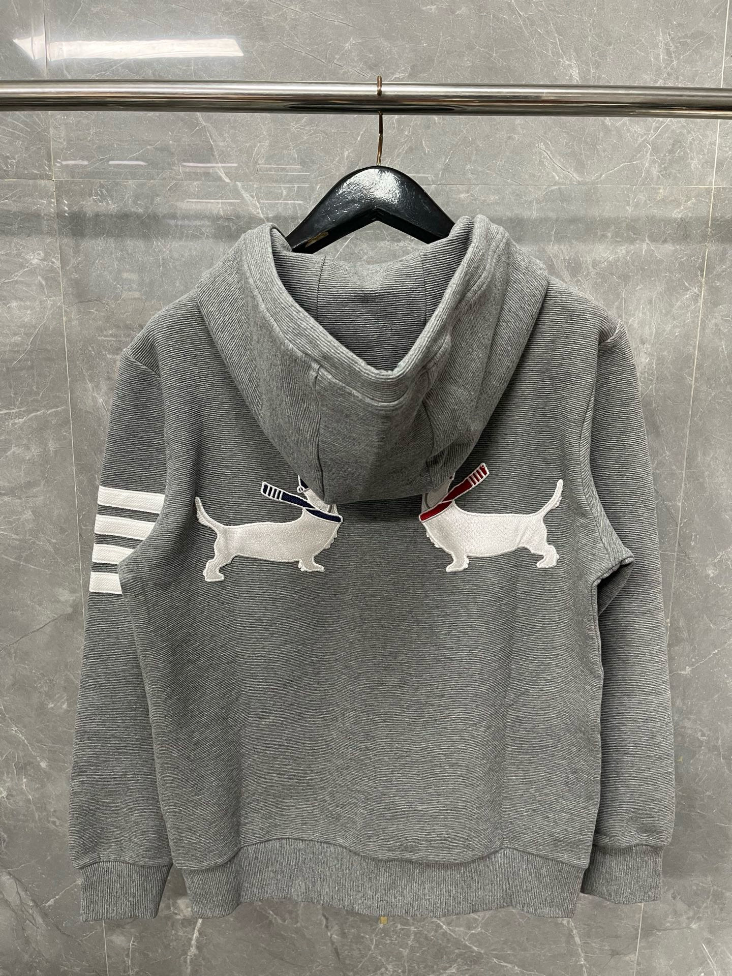 Thom Browne 톰브라운 사선 완장 강아지 자수 집업 후드티 10