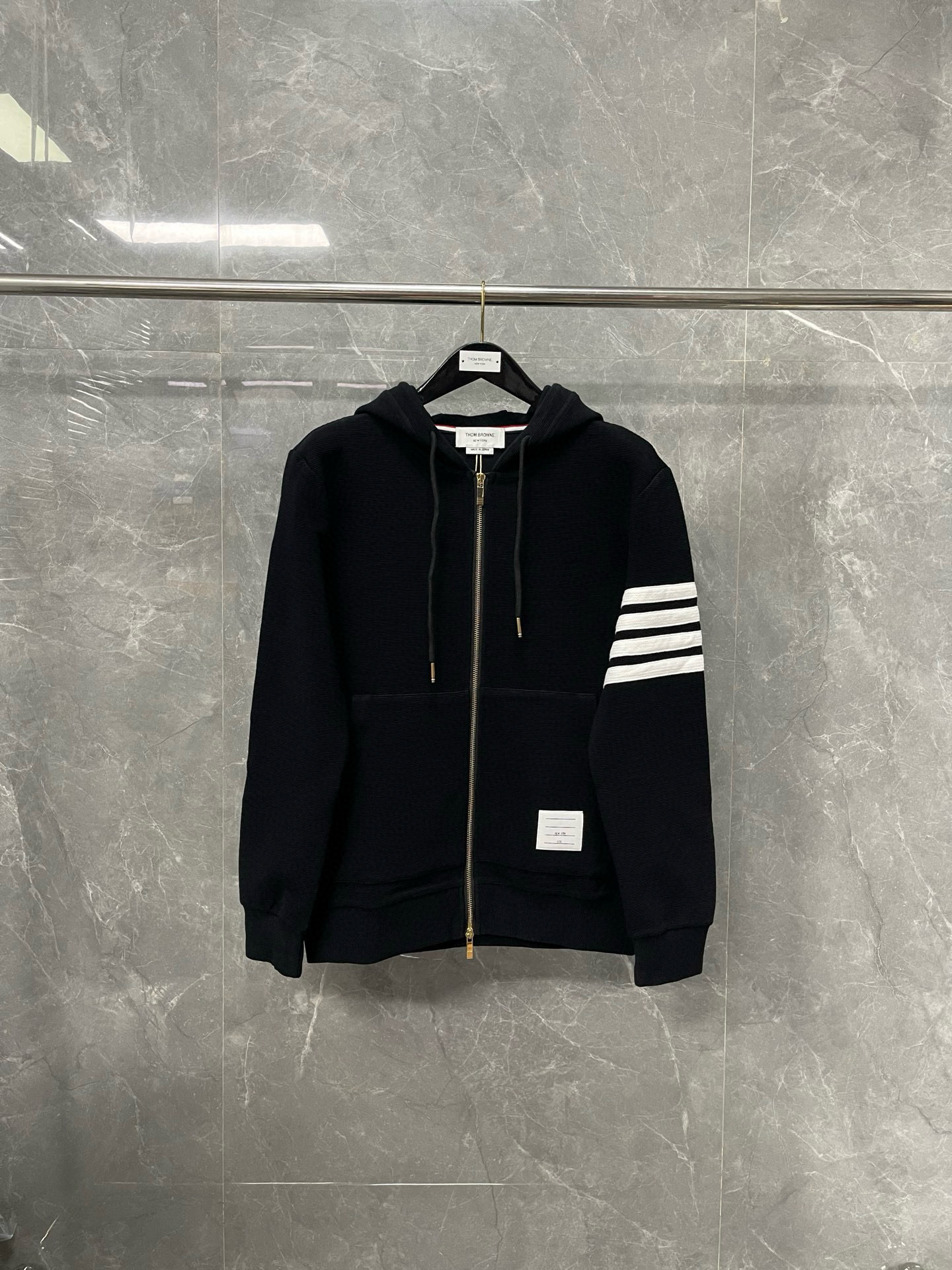 Thom Browne 톰브라운 사선 완장 강아지 자수 집업 후드티 1