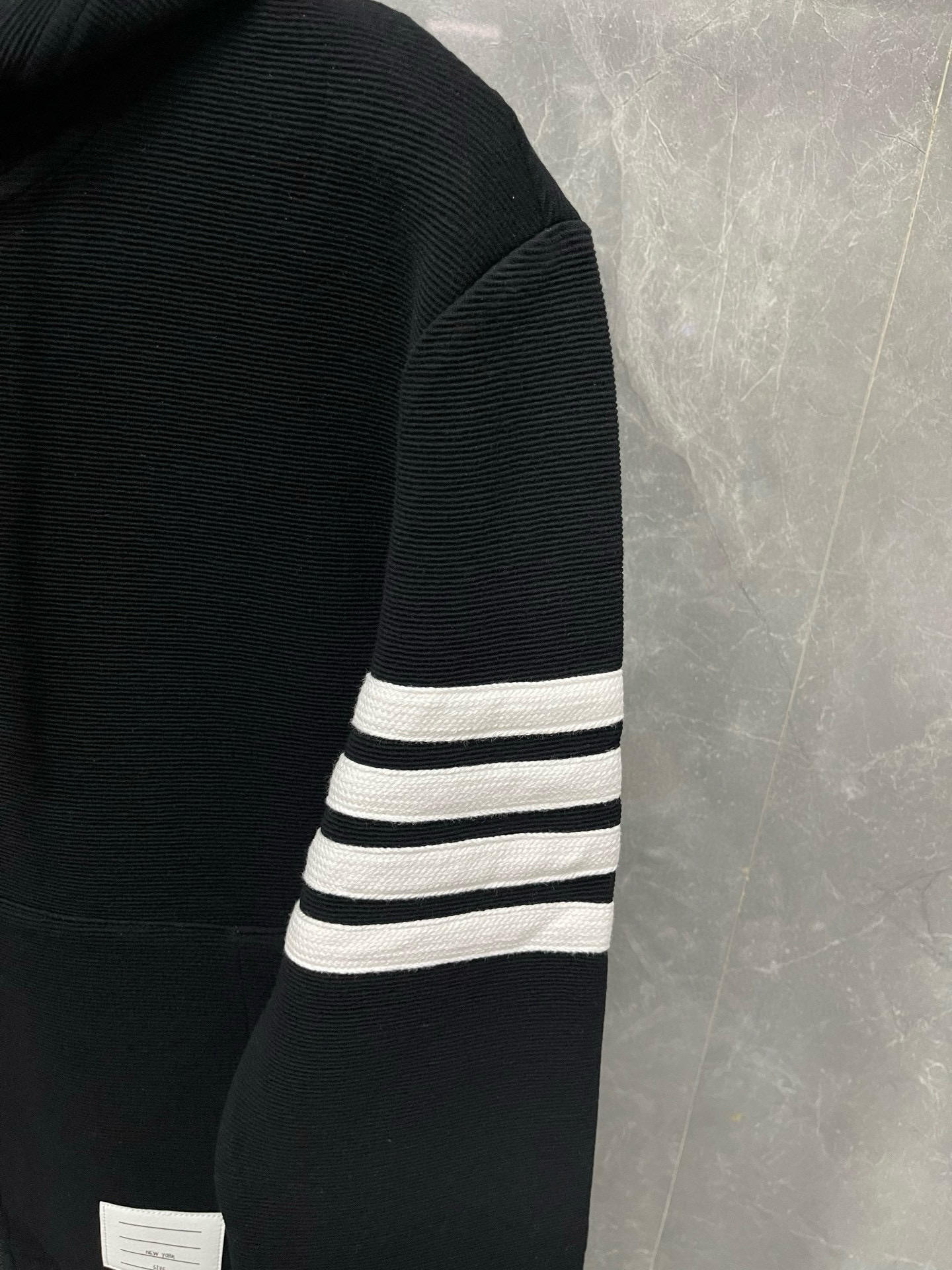 Thom Browne 톰브라운 사선 완장 강아지 자수 집업 후드티 4