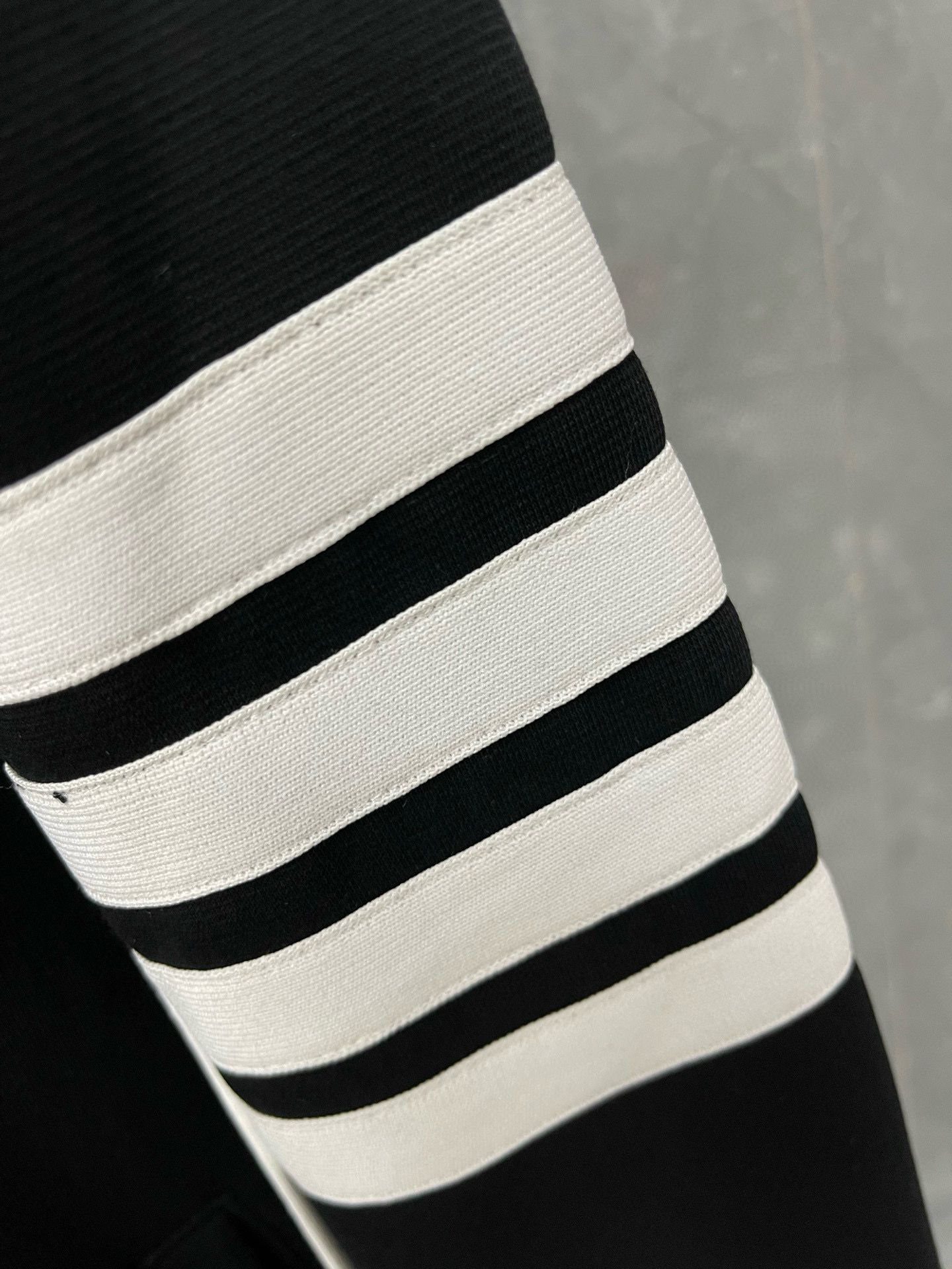 Thom Browne 톰 브라운 4선 테크 코튼 집업 재킷 5