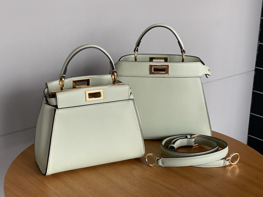 FENDI 펜디 피카부 23cm 라이트그린 토트백 4