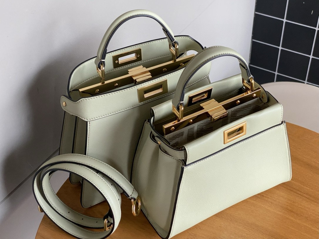 FENDI 펜디 피카부 23cm 라이트그린 토트백 5