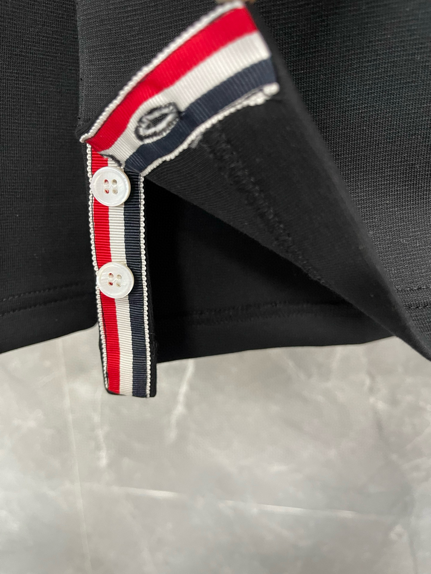 Thom Browne 톰브라운 사선 완장 라운드넥 긴팔 맨투맨 4