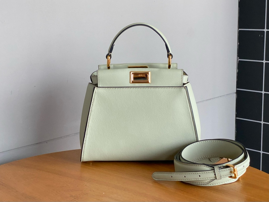 FENDI 펜디 피카부 FF 자수 캔버스 안감 민트 그린 송아지 가죽 토트백 23cm 8