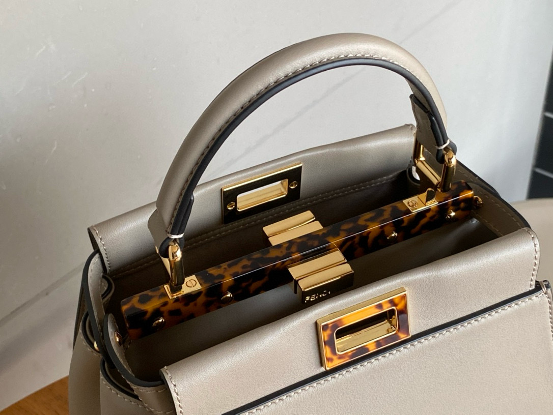 FENDI 펜디 피카부 토트백 비둘기그레이 (琥珀琥珀 오링 금장) 3