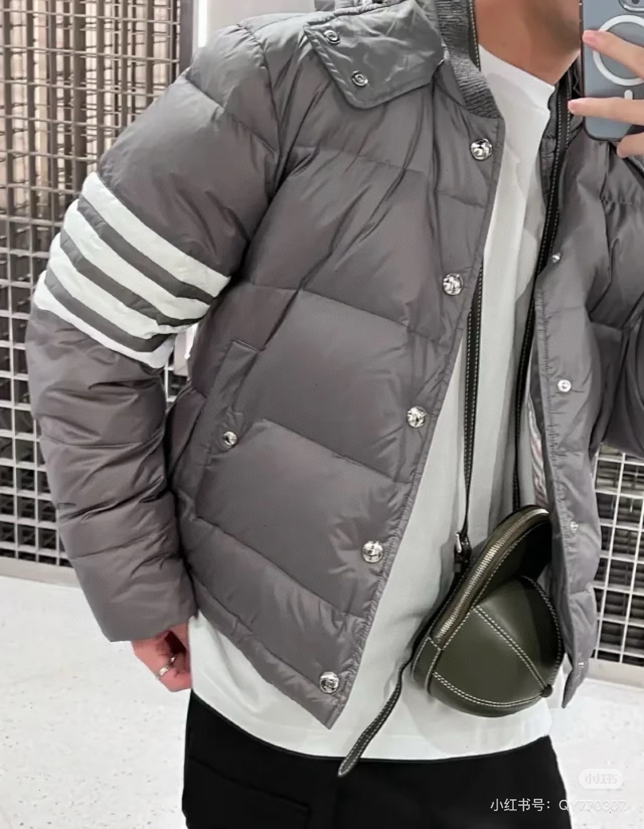 Thom Browne 톰브라운 클래식 사선완장 후드 다운 패딩 재킷 1