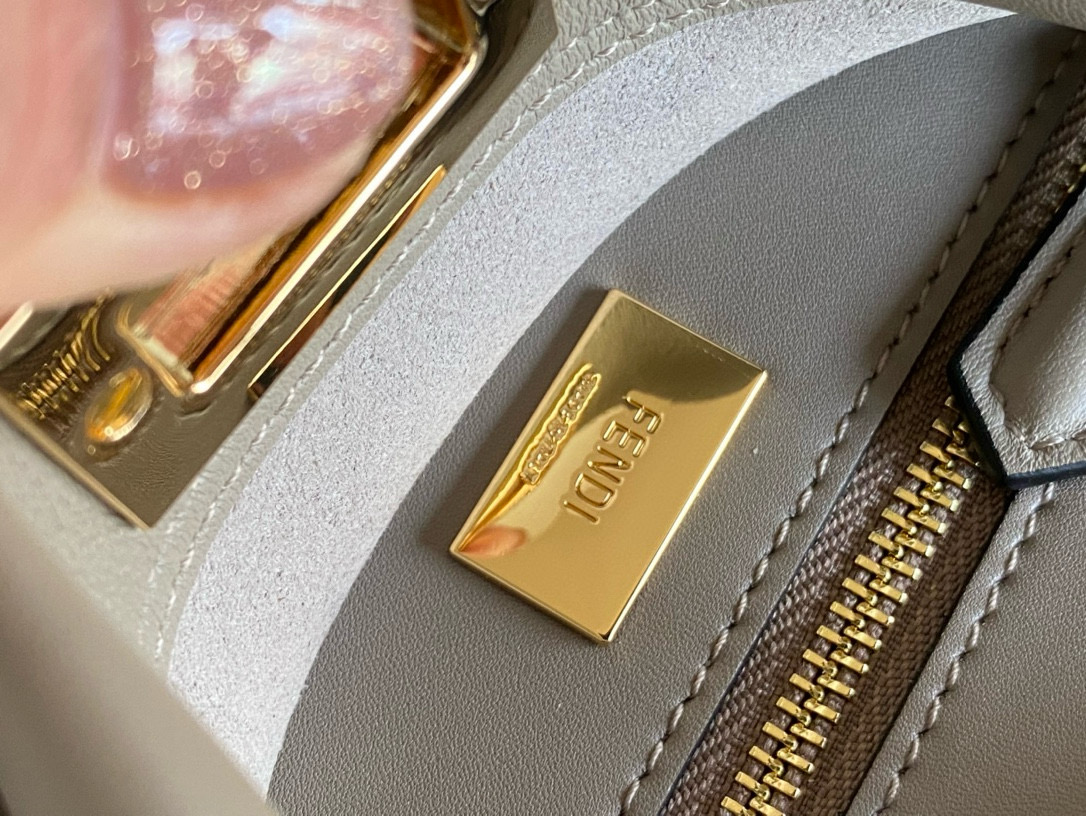 FENDI 펜디 피카부 토트백 비둘기그레이 (琥珀琥珀 오링 금장) 8