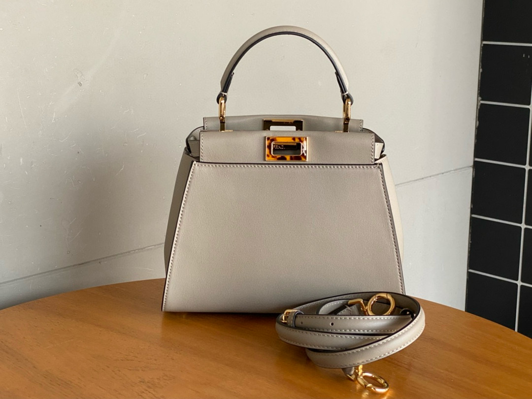 FENDI 펜디 피카부 토트백 비둘기그레이 (琥珀琥珀 오링 금장) 10