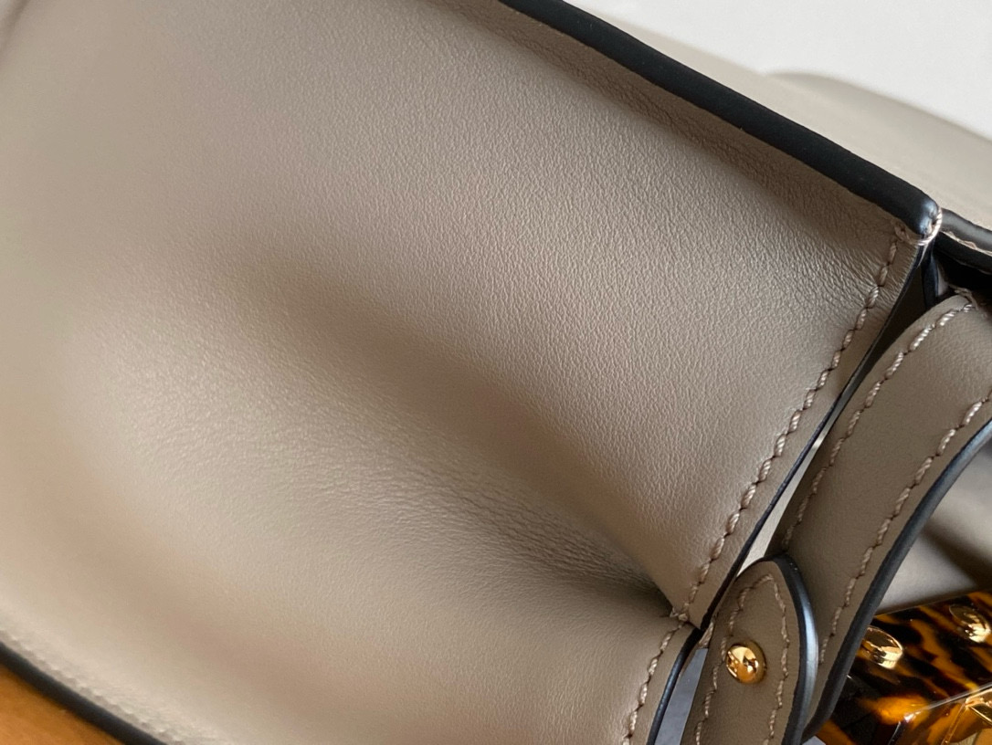 FENDI 펜디 피카부 토트백 비둘기그레이 (琥珀琥珀 오링 금장) 13