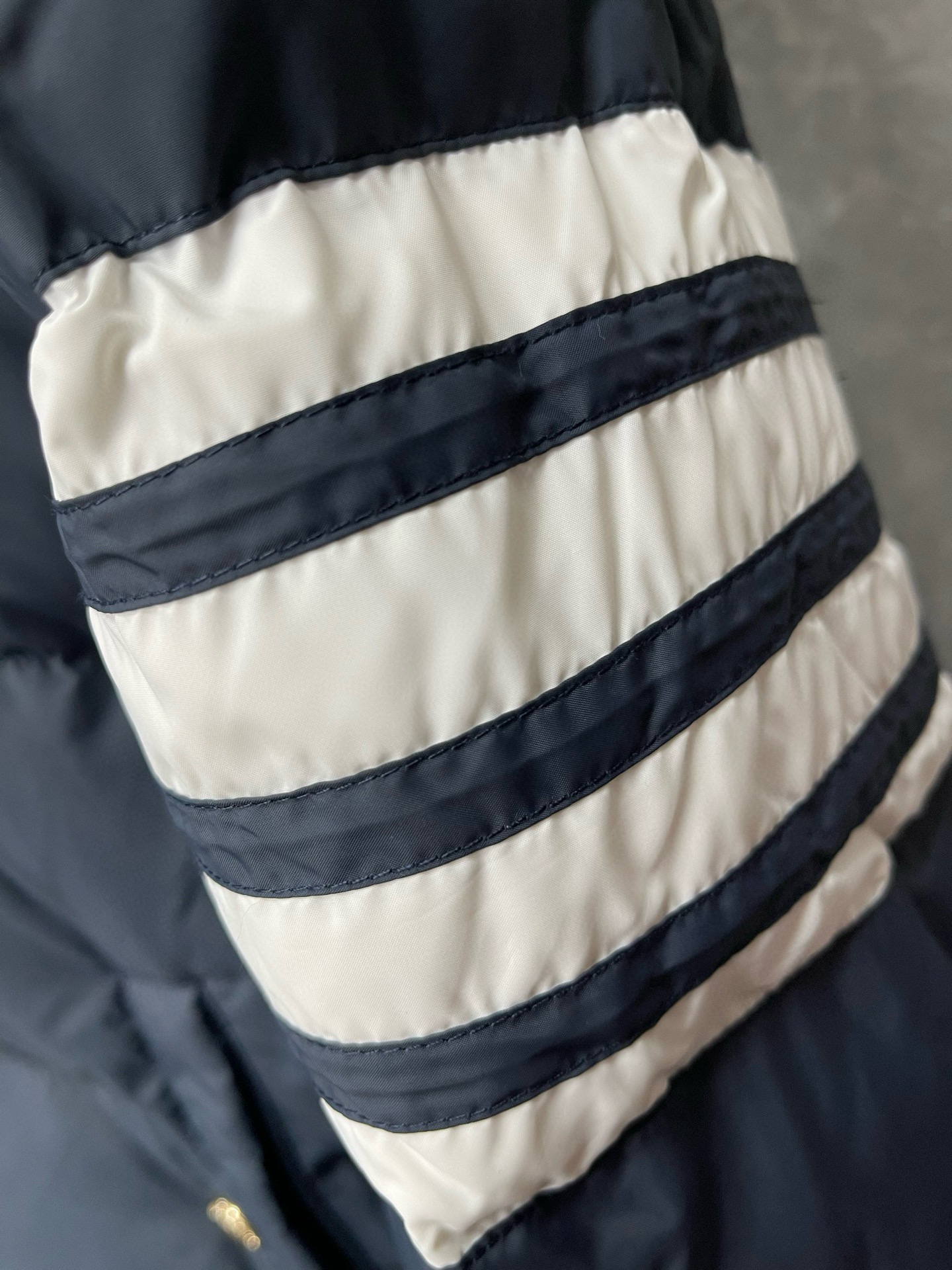 Thom Browne 톰브라운 클래식 사선완장 후드 다운 패딩 재킷 12