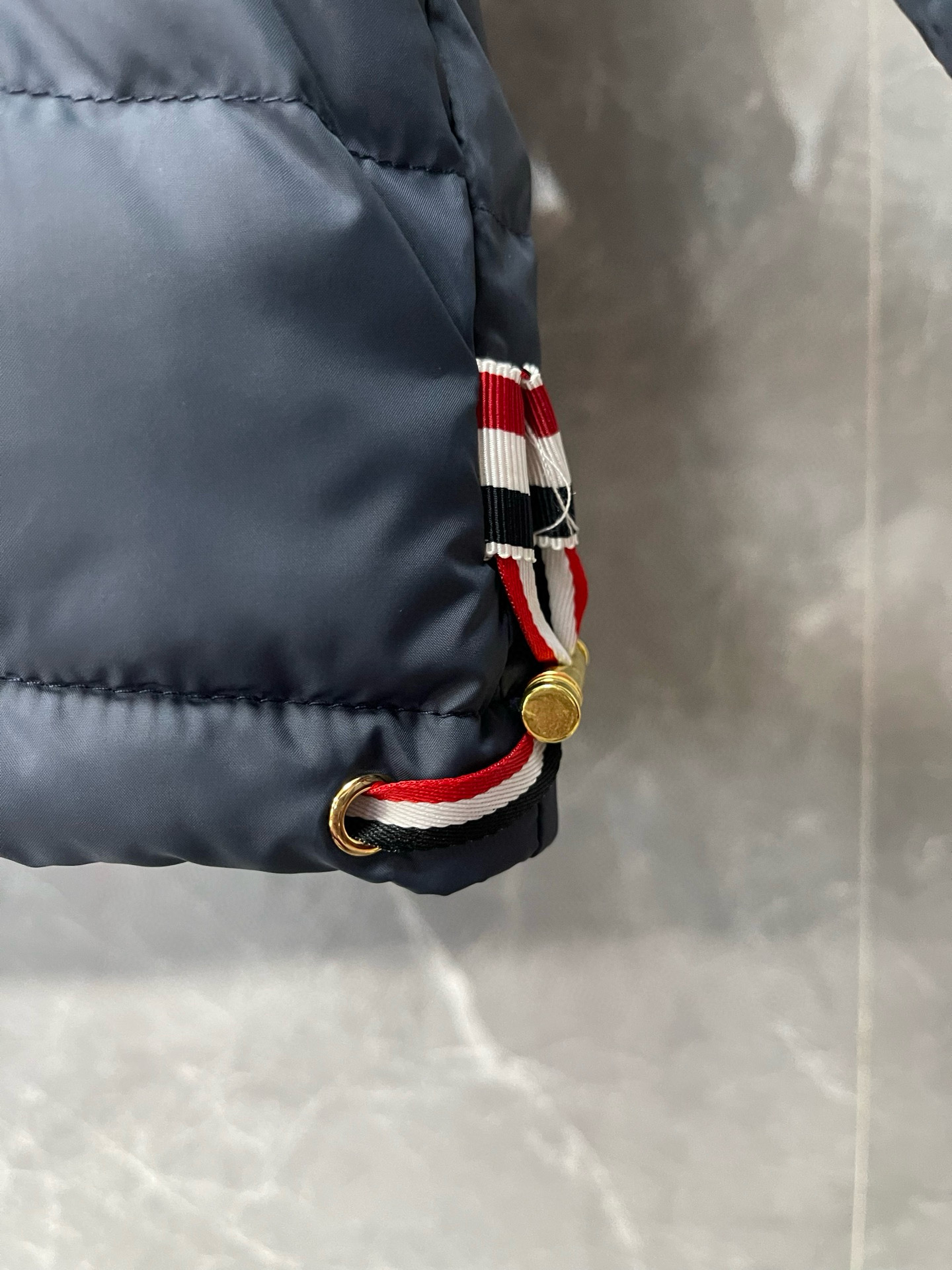 Thom Browne 톰브라운 클래식 사선완장 후드 다운 패딩 재킷 14