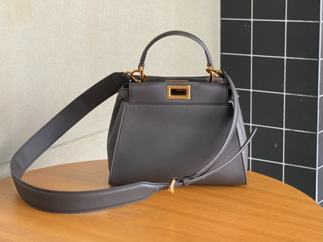 Fendi Peekaboo 펜디 피카부 스몰 토트백 1