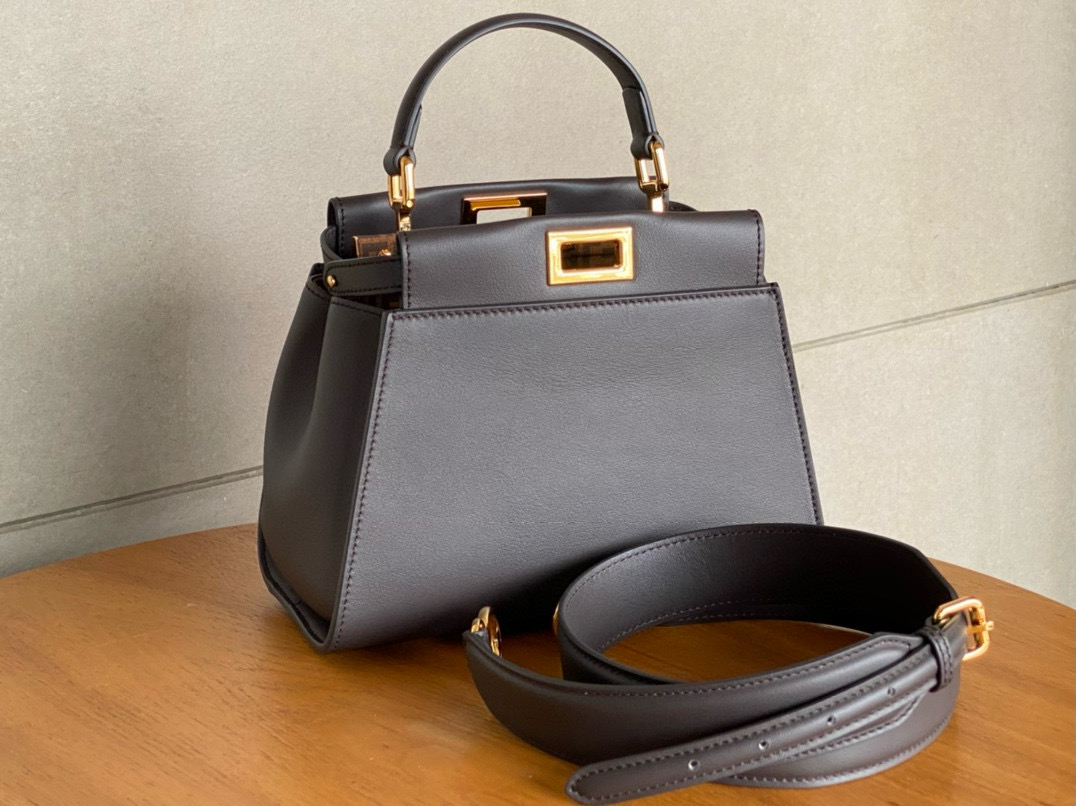 Fendi Peekaboo 펜디 피카부 스몰 토트백 2