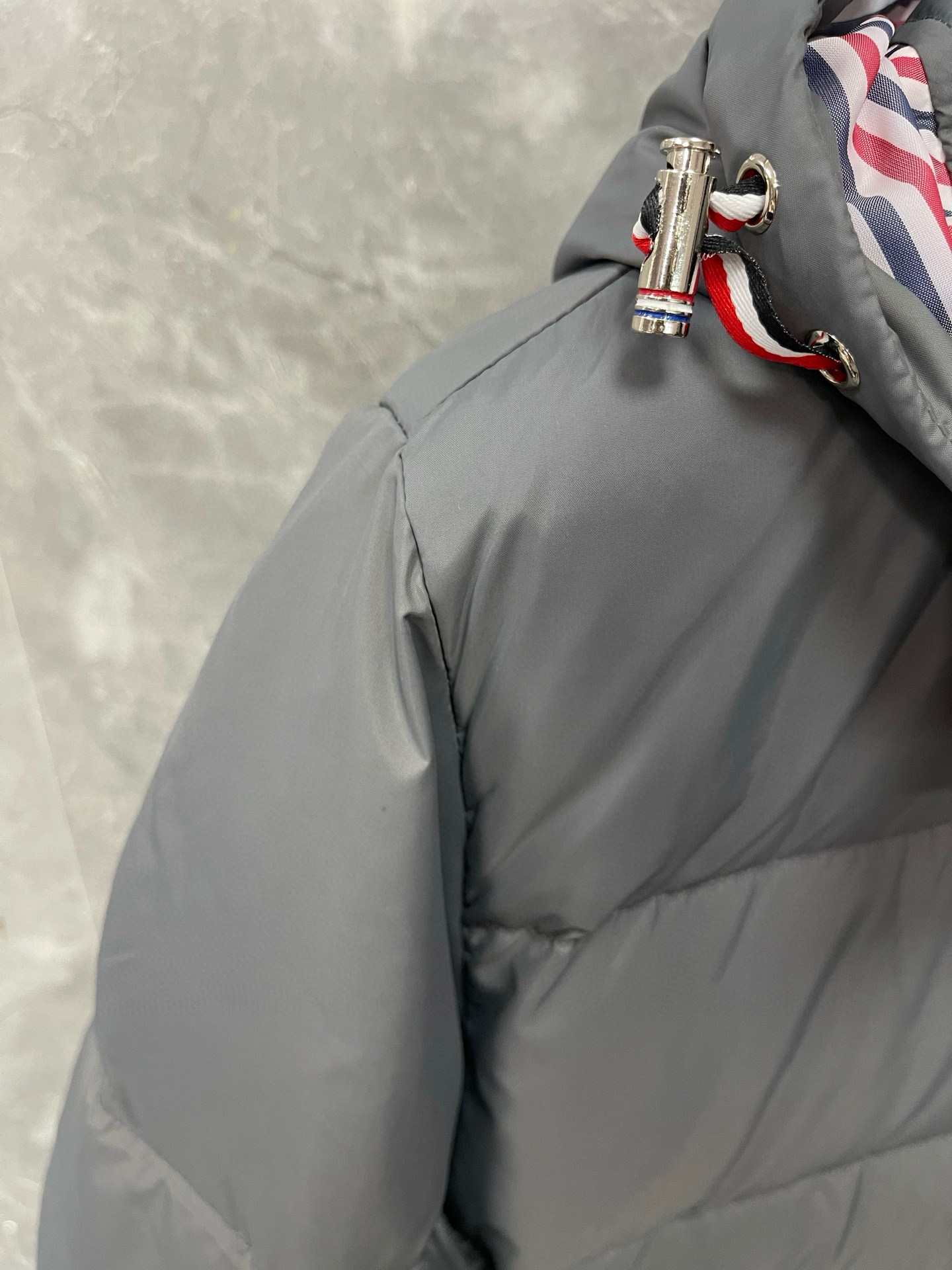 Thom Browne 톰브라운 클래식 사선완장 후드 다운 패딩 재킷 5