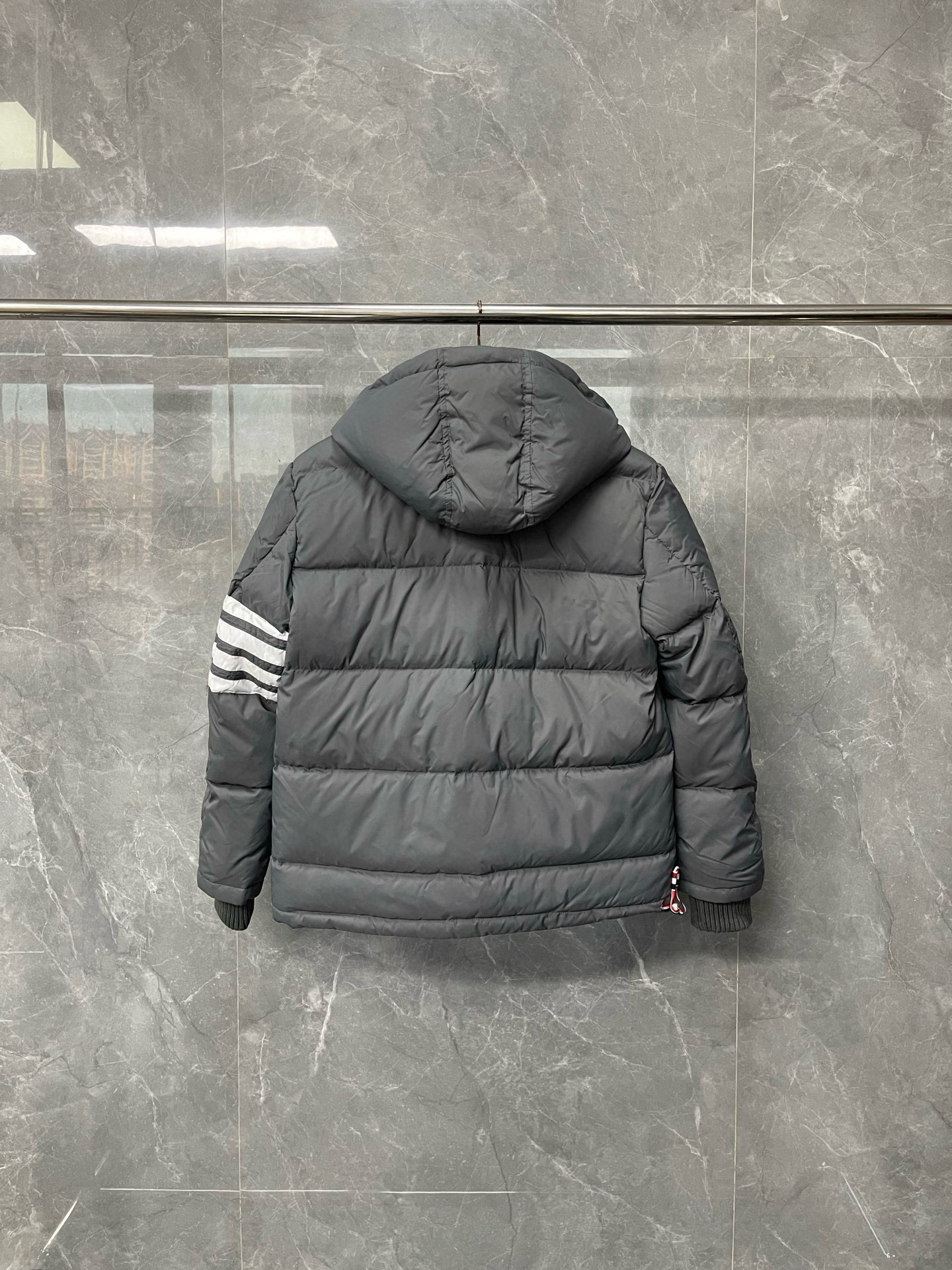 Thom Browne 톰브라운 클래식 사선완장 후드 다운 패딩 재킷 7