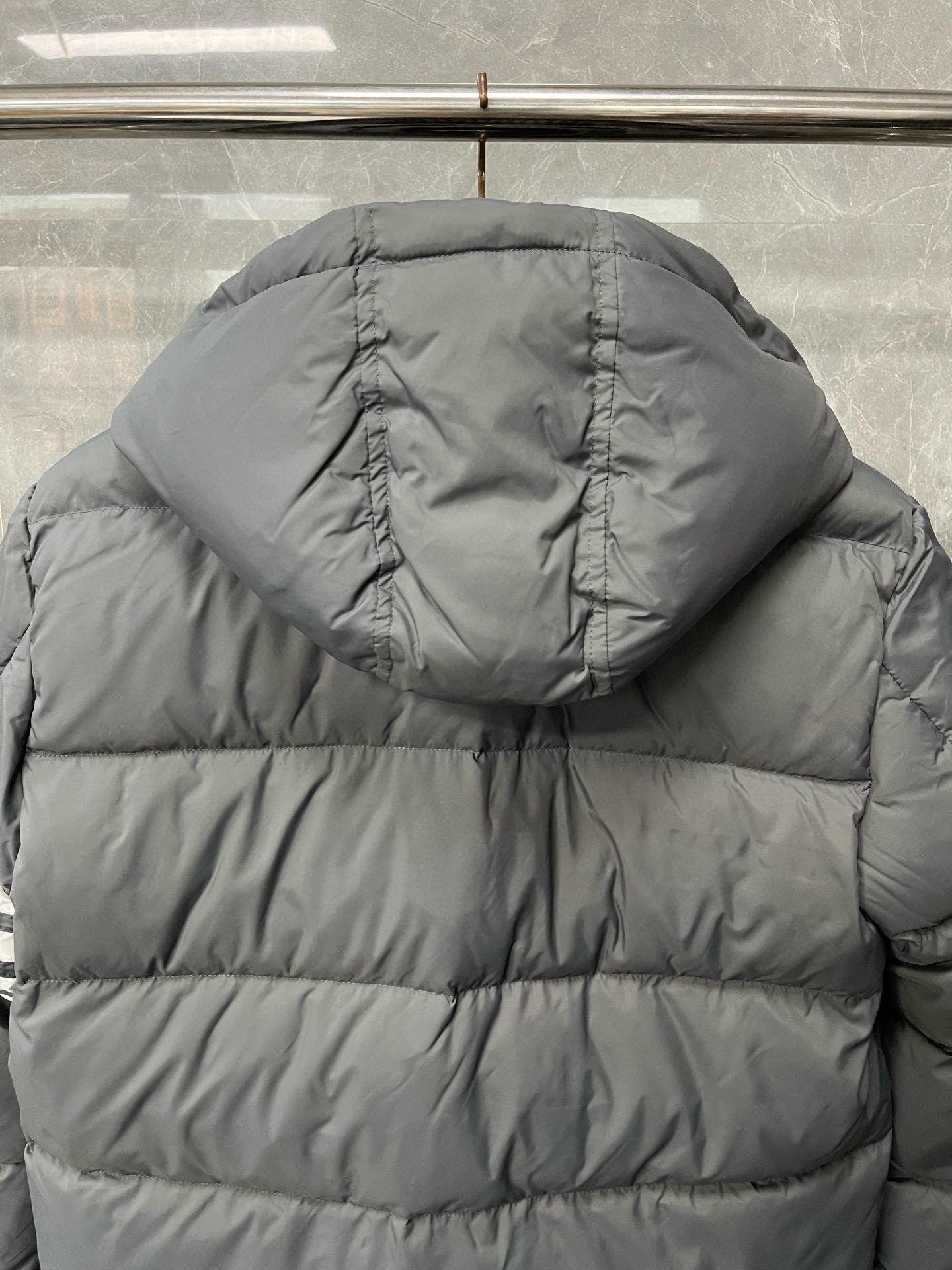 Thom Browne 톰브라운 클래식 사선완장 후드 다운 패딩 재킷 8