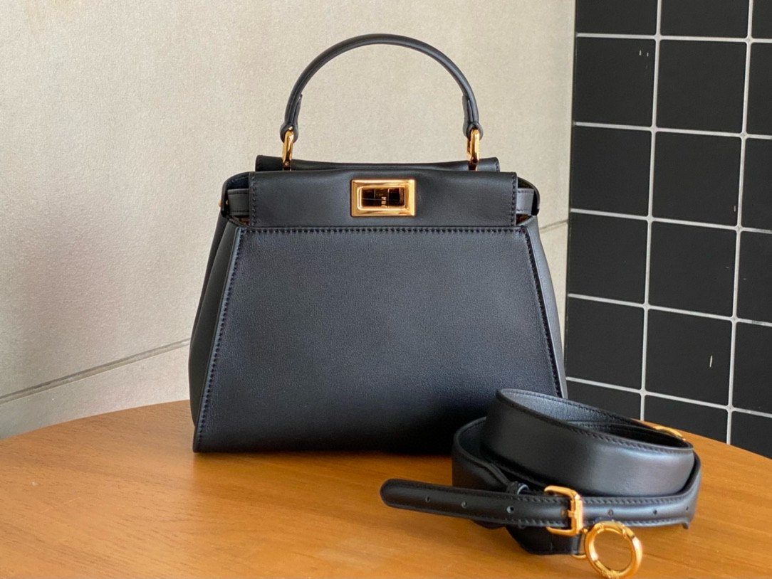 FENDI 펜디 피카부 23cm 블랙 토트 크로스백 2