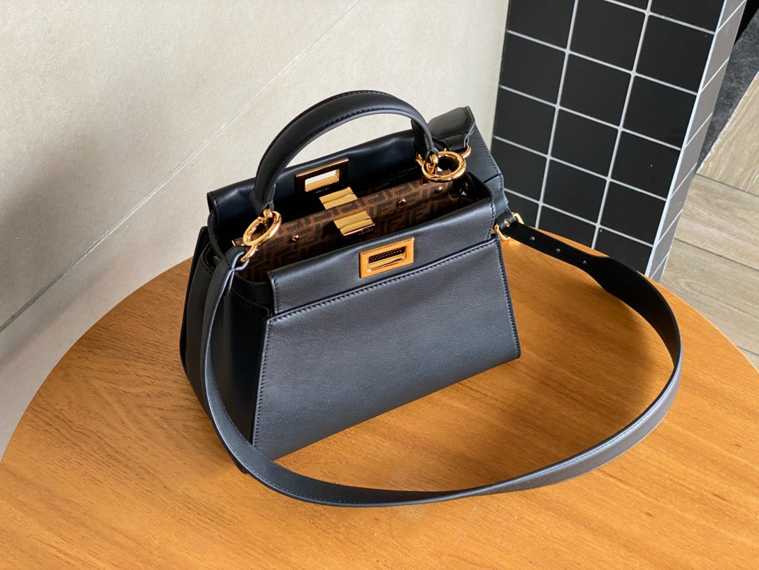 FENDI 펜디 피카부 23cm 블랙 토트 크로스백 3