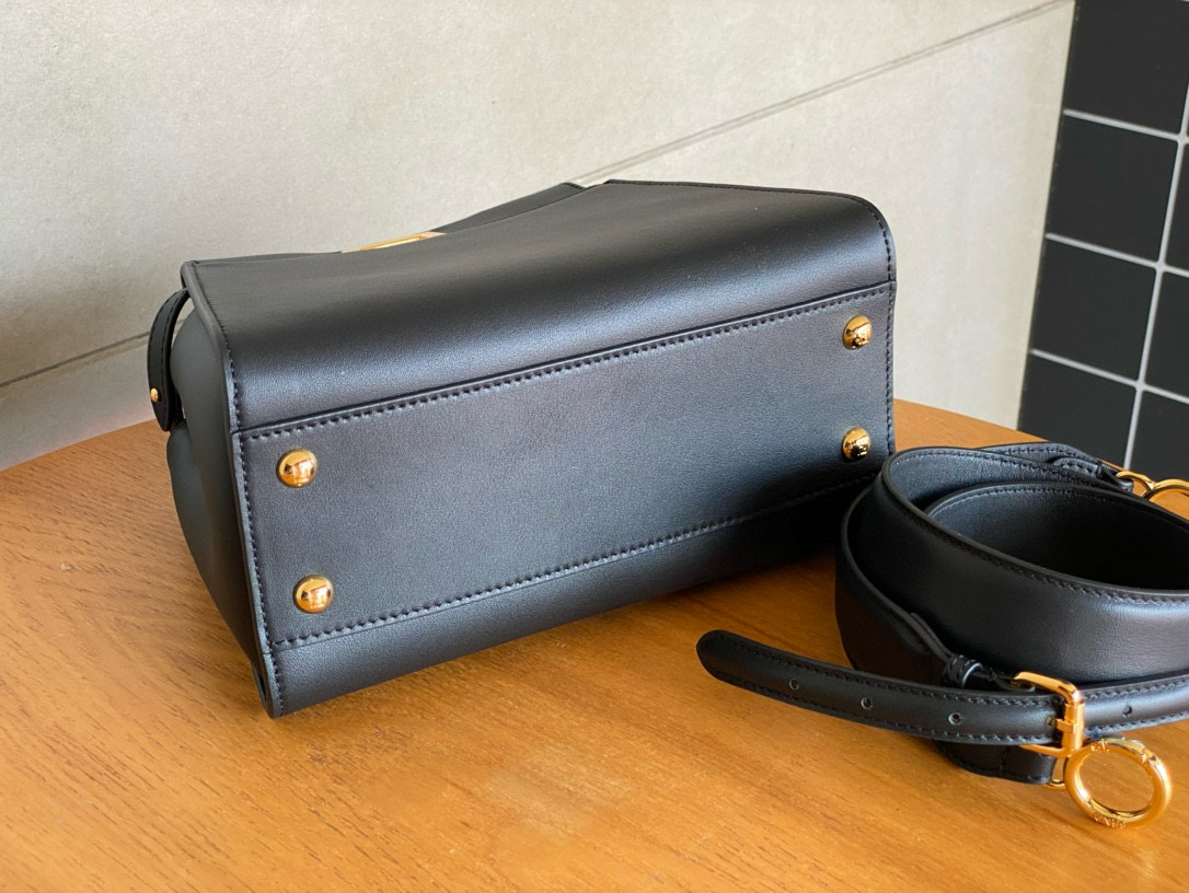 FENDI 펜디 피카부 23cm 블랙 토트 크로스백 4